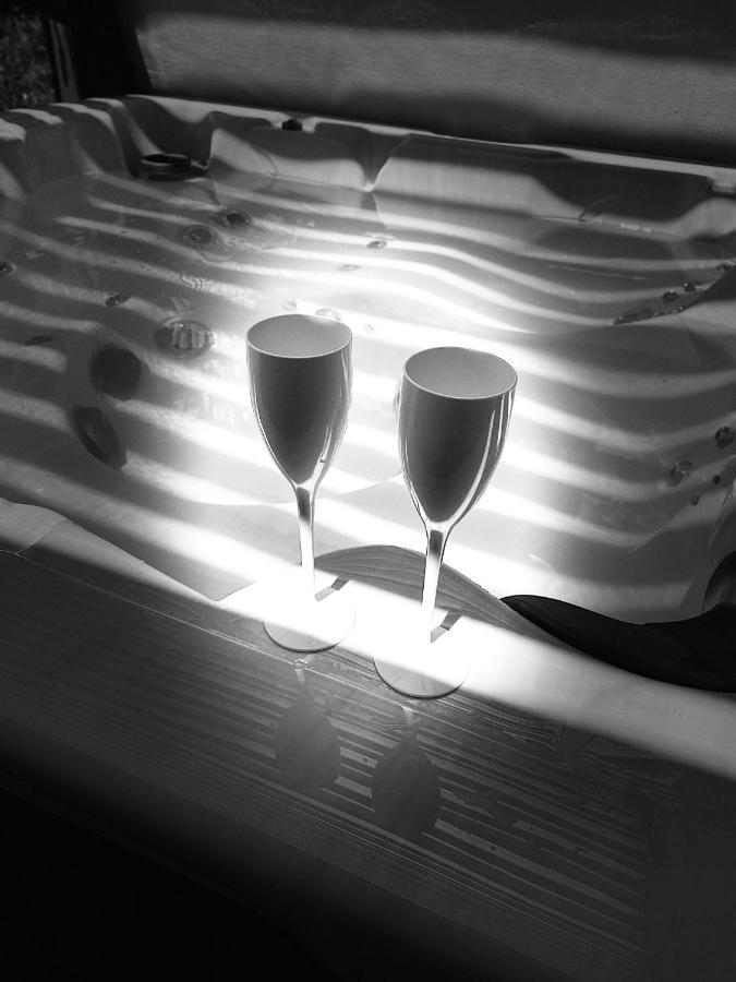 Mini Love Room Jacuzzi Privatif Urimenil Esterno foto